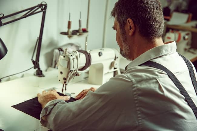 5 Best Sewing Machines for Leather - (Reviews & Buying Guide)
