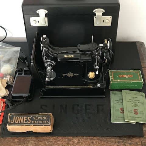 Singer 221K Featherweight Machine